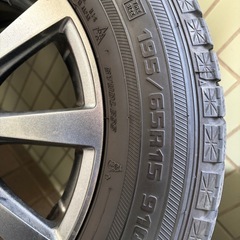 ホイール付きスタッドレスの画像