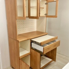 キッチンボード　アルダー材　北欧風　ナチュラル　チェッカーガラス風の画像