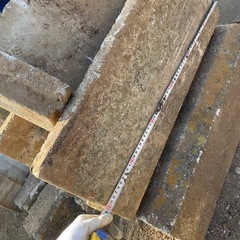 U字構　石　の画像