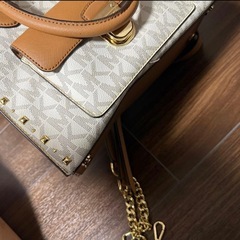 Michael KORS シグネチャー ハンドバッグの画像