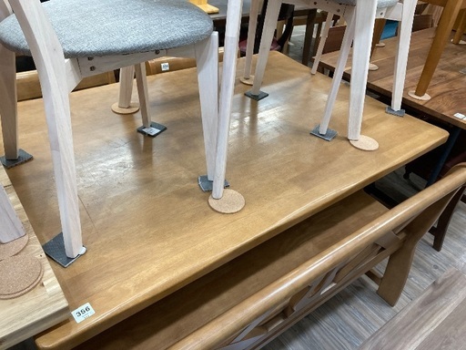 値下げしました！karimokuベンチダイニング4点セット