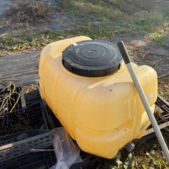 【受渡し予定者決定】畑 支柱 水タンク パレットなどの画像