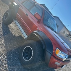 アップリフト愛好家のためのトヨタ・ハイラックスコミコミ 180万円の画像