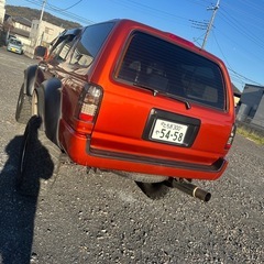 アップリフト愛好家のためのトヨタ・ハイラックスコミコミ 180万円の画像