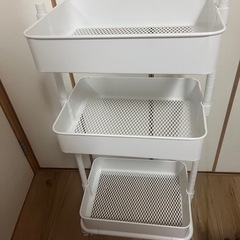 🌟引越し準備中🚛 3段とも高さ調節ができるキッチンワゴン　ニトリ　ホワイトの画像