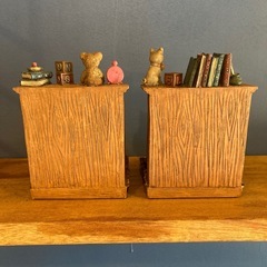 ビンテージブックスタンドの画像