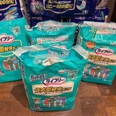 未開封　まとめ売り ライフリー 薄型軽快パンツ 安心パッド 全部で20袋　Lサイズ4袋は売約済み　の画像