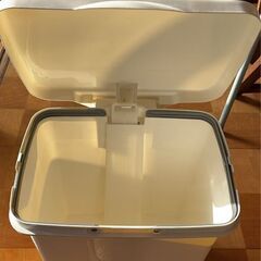 コンパクトなペダルペールの画像