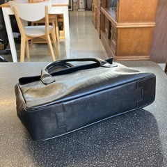 A2511-246 HIROFU ハンド トート バッグ フラップ Hロゴ ブラック レザー 中地スウェード 使用感有りの画像