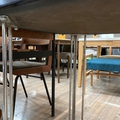 ダイニングテーブルの画像