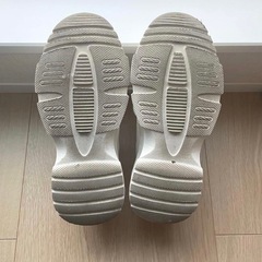 GU　ボリュームソールスニーカー  23.5㌢の画像
