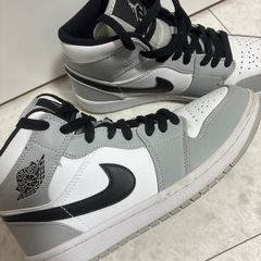 NIKE エアジョーダン１ MID  26cmの画像