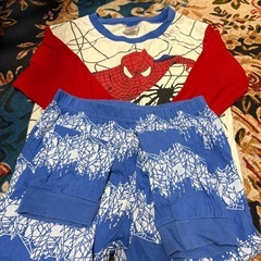 子供服男の子130のパジャマ&セーター6枚
の画像