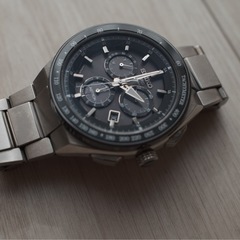 セイコーアストロンエグゼクティブライン黒文字盤チタンモデルSBXB129の画像