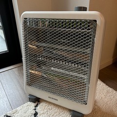 アイリスオーヤマ　電気ヒーターの画像