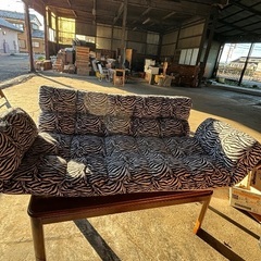 中古の二人掛けソファになります、の画像