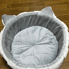 美品★カインズ ネコ用ベット 猫ベット 丸型ベッド 猫耳の画像
