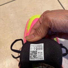 アディダス　スニーカーの画像