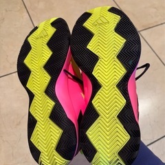 アディダス　スニーカーの画像