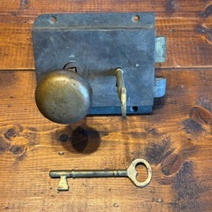 アンティーク品　真鍮製ノブ錠前　鍵2個付きの画像