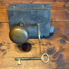 アンティーク品　真鍮製ノブ錠前　鍵2個付きの画像