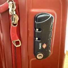 差し上げます　キャリーケース　の画像