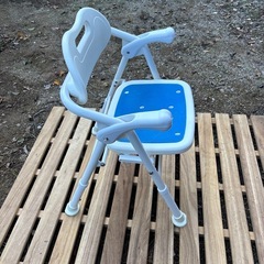 シャワーチェアー 介護 折りたたみ 高さ5段階調節 YS-1060 折畳み バスチェア シャワーチェア 風呂イス 風呂いす 風呂椅子 介護 背付 シャワーチェアー 選定理由 山善 YAMAZEN  
の画像