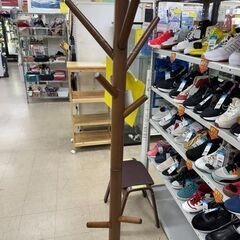 J3201【リユースのサカイ柏店】　ポールハンガー　木製　クリーニング済みの画像