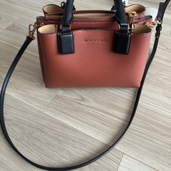 CHARLES&KEITHバッグの画像