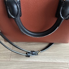 CHARLES&KEITHバッグの画像