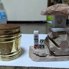 置き物「船、ゲタ、タル、石？」の画像