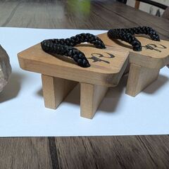 置き物「船、ゲタ、タル、石？」の画像