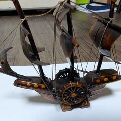 置き物「船、ゲタ、タル、石？」の画像