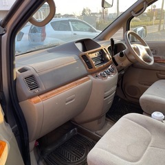 日産セレナの画像