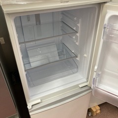 シャープ冷蔵庫　SJ-14E6-W 2019年式の画像