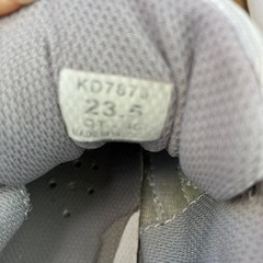 体育館シューズの画像