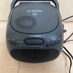 レトロなシングルスピーカーCDプレイヤーの画像