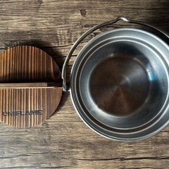 キャンプ用品UNIFLAME焚き火鍋の画像