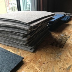 タイルカーペット　ジャンク
の画像