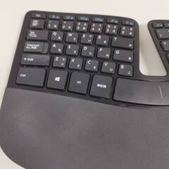 Microsoft Sculpt Ergonomic ワイヤレスキーボード (1559)の画像