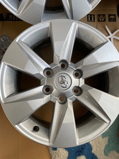 2018年式ランドクルーザープラド純正17インチホイール