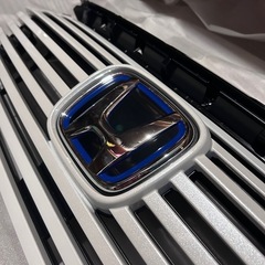 Honda ヴェゼルフロントグリルの画像