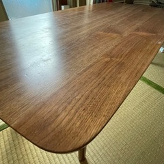 折りたたみ机の画像