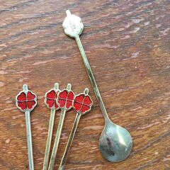 【引き取り限定。置き配。越前市】金色のスプーン　5コの画像