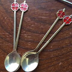 【引き取り限定。置き配。越前市】金色のスプーン　5コの画像