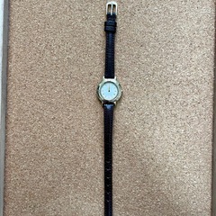 Yves Saint Laurent クォーツ 腕時計の画像