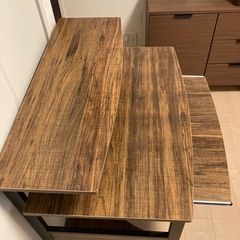 パソコンデスクの画像