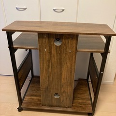 パソコンデスクの画像