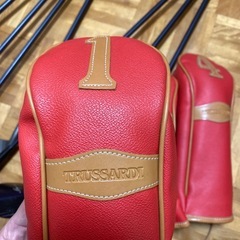 TRUSSARDIのゴルフヘッドカバーセット赤ゴルフクラブヘッドカバーの画像