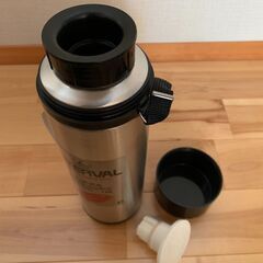 魔法瓶　すっきりとしたデザインですの画像